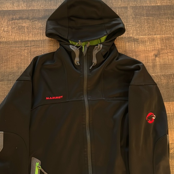 Mammut Windbreaker - Picture 2 of 4